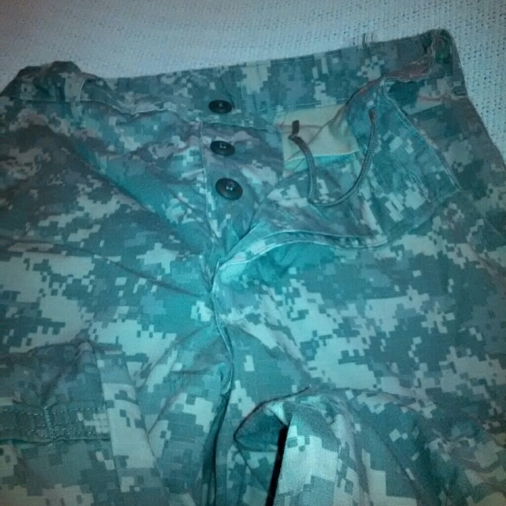 Woman's camo pants